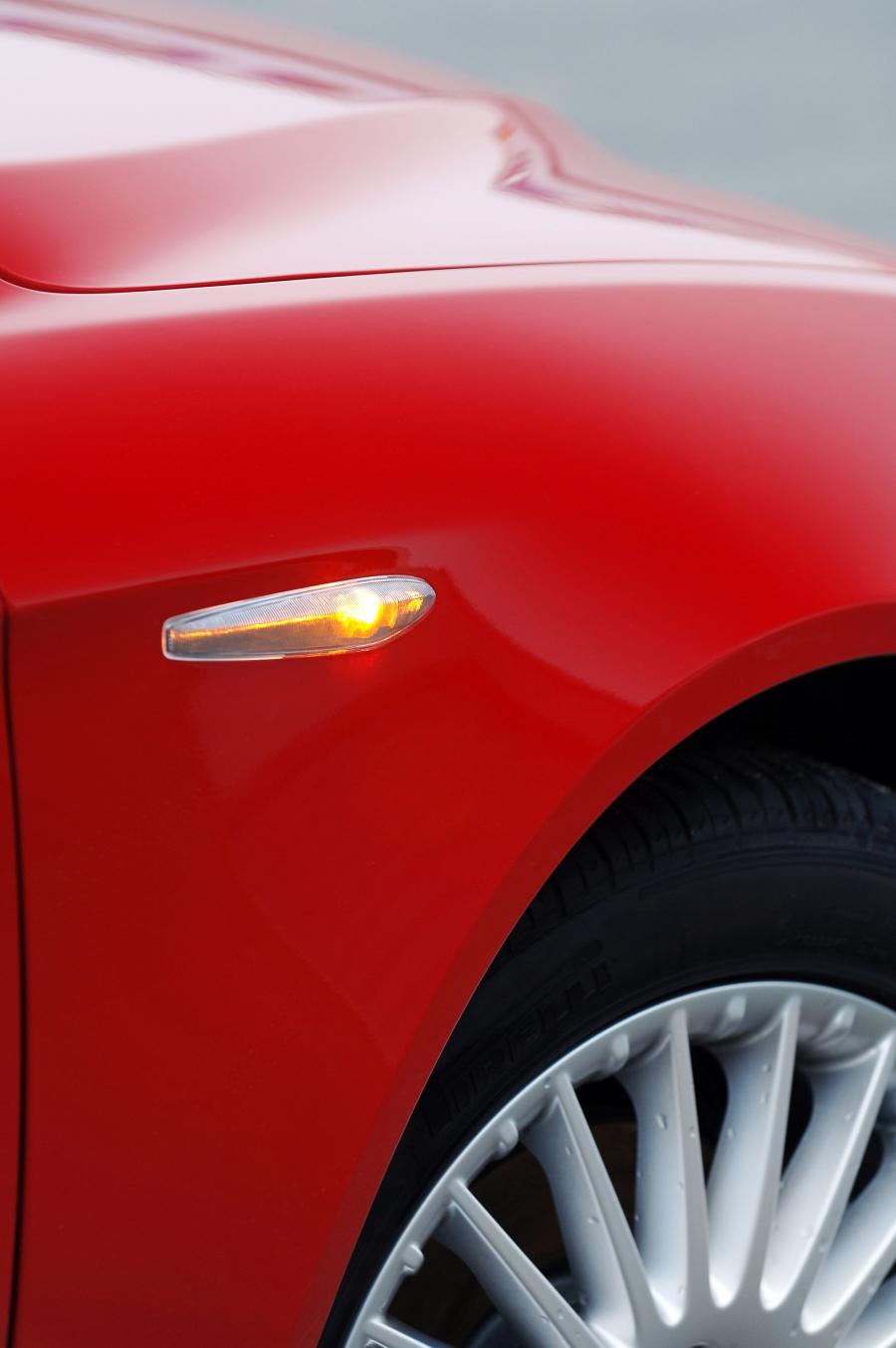 Детали экстерьера Alfa Romeo 159 1.9 JTDm (939A) 2006 года  (UK) (фото 10 из 24)